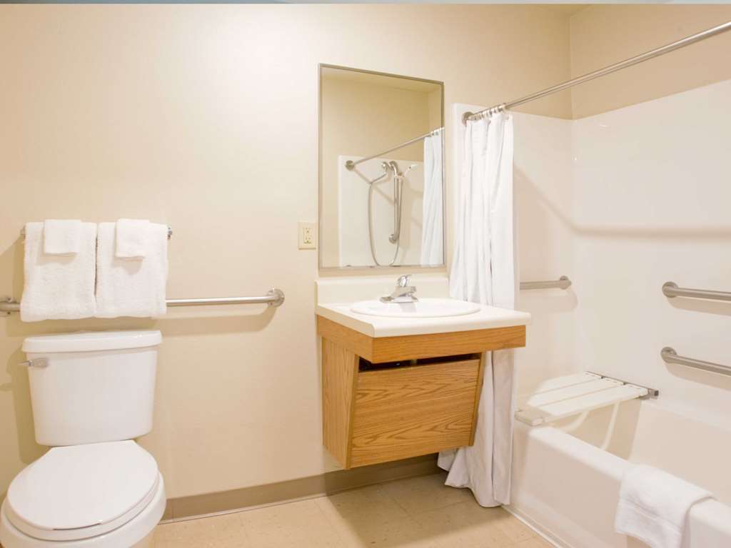 Woodspring Des Moines Hotel
